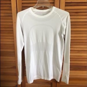 Lululemon Athletic Swiftly Tech long sleeve top lightly worn in good condition